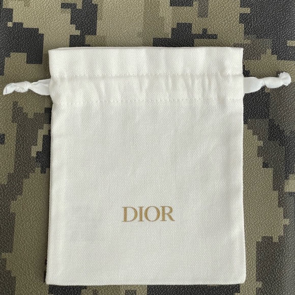 DiOR BEAUTY SMALL DRAWSTRING DUST BAG⭐️NEW⭐️Perfect for small DiOR accessories⭐️ - Picture 1 of 6
